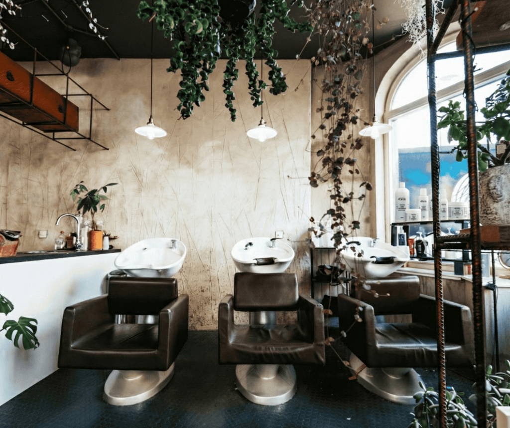 Salon de belleza con productos de la marca La Bonté